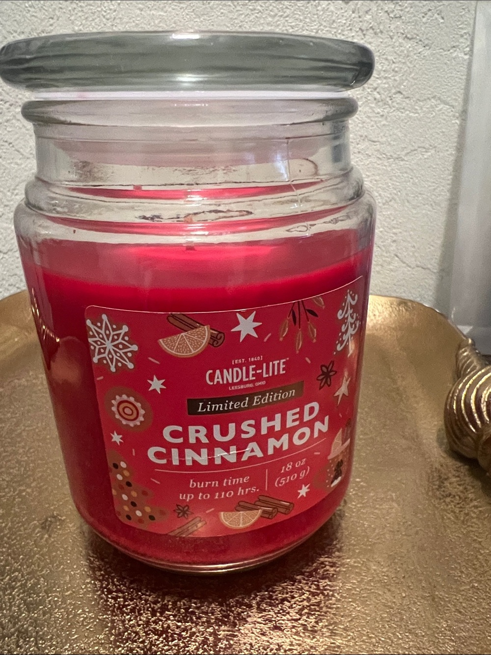 #2084**Candle-Lite Crushed Cinnamon Large Jar Candle - Red